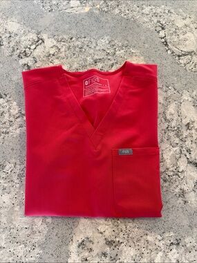 Figs one pocket scrub top